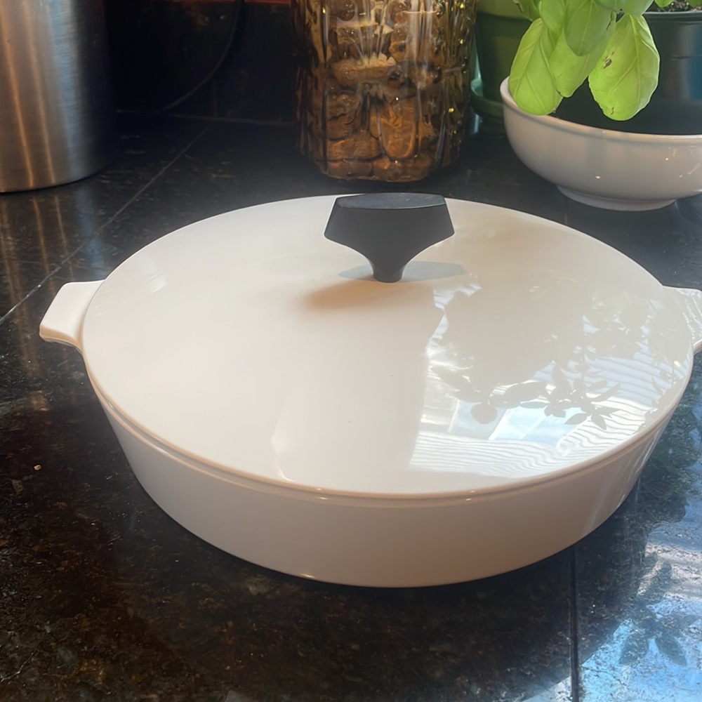 Vintage 60s Corning White Coupe Buffet Server 10” Skillet with lid